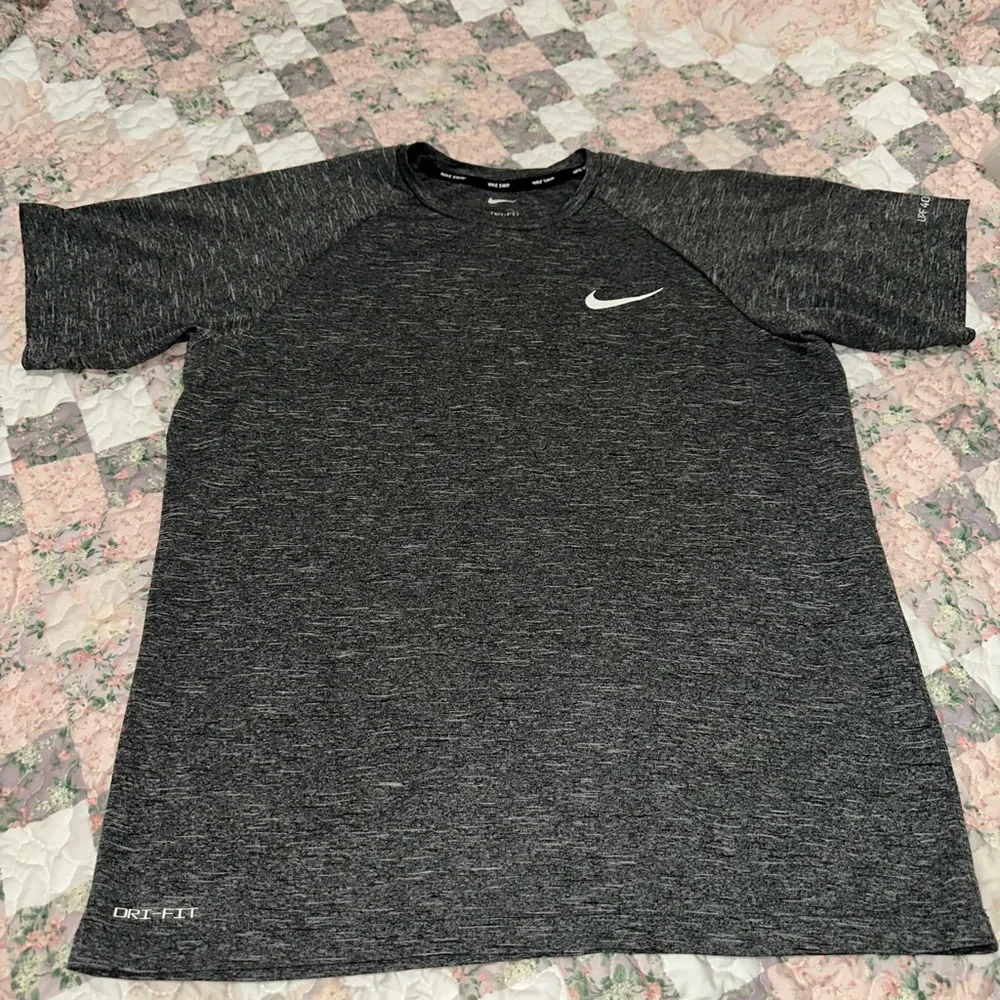 2 Men’s Nike Dri-FIT Swim Short Sleeve Athletic Running Gym Shirts Tops Bundle - Picture 2 of 8